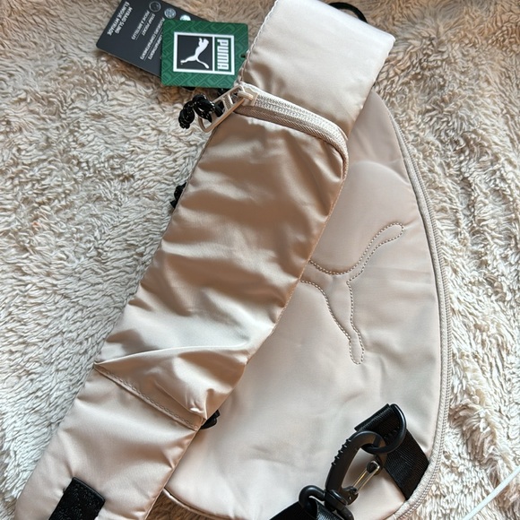 PUMA Myriad Sling Bag - Picture 7 of 10